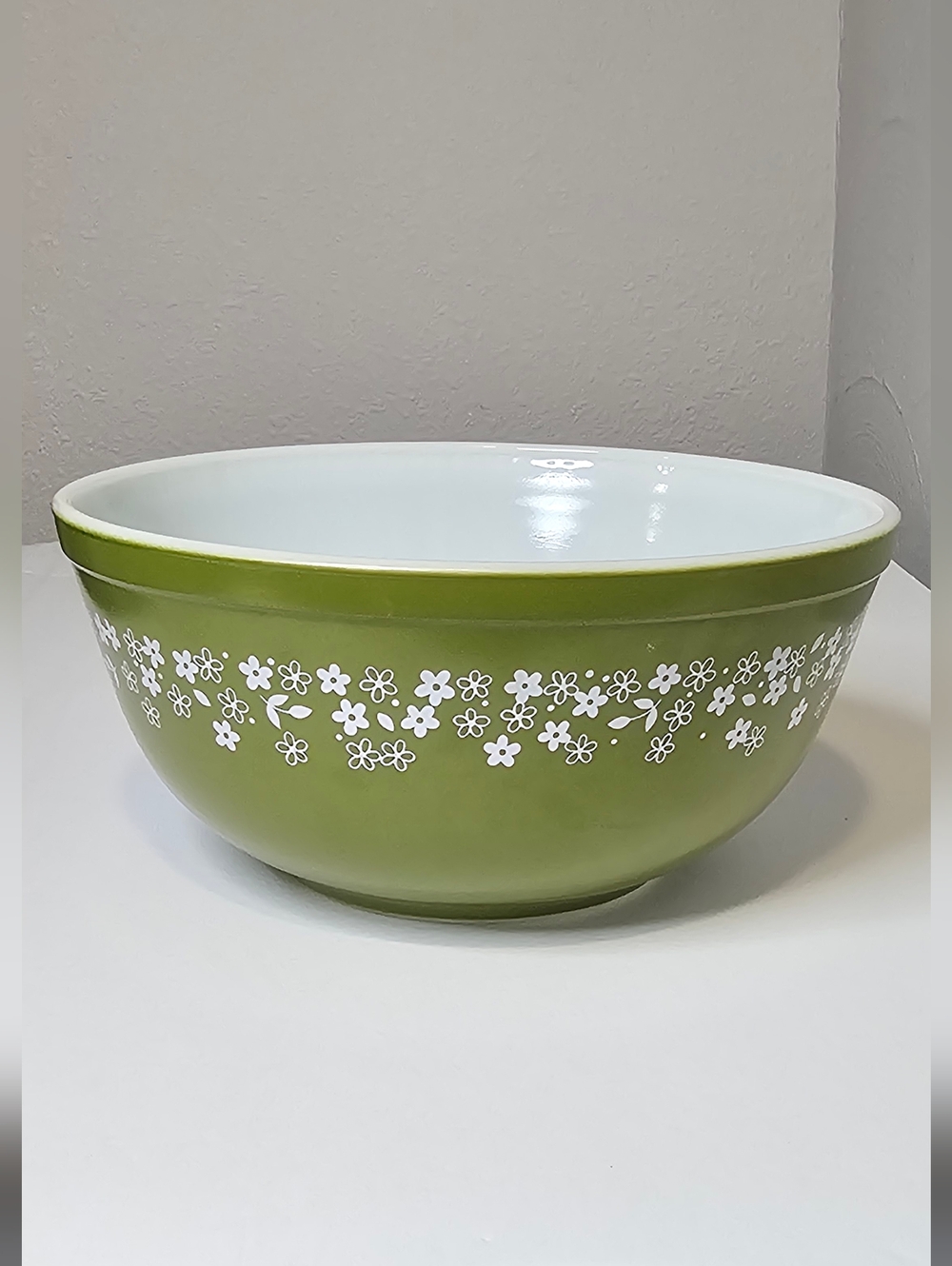 Vintage PYREX Spring Blossom Crazy Daisy #403 Avocado Green 2.5L
